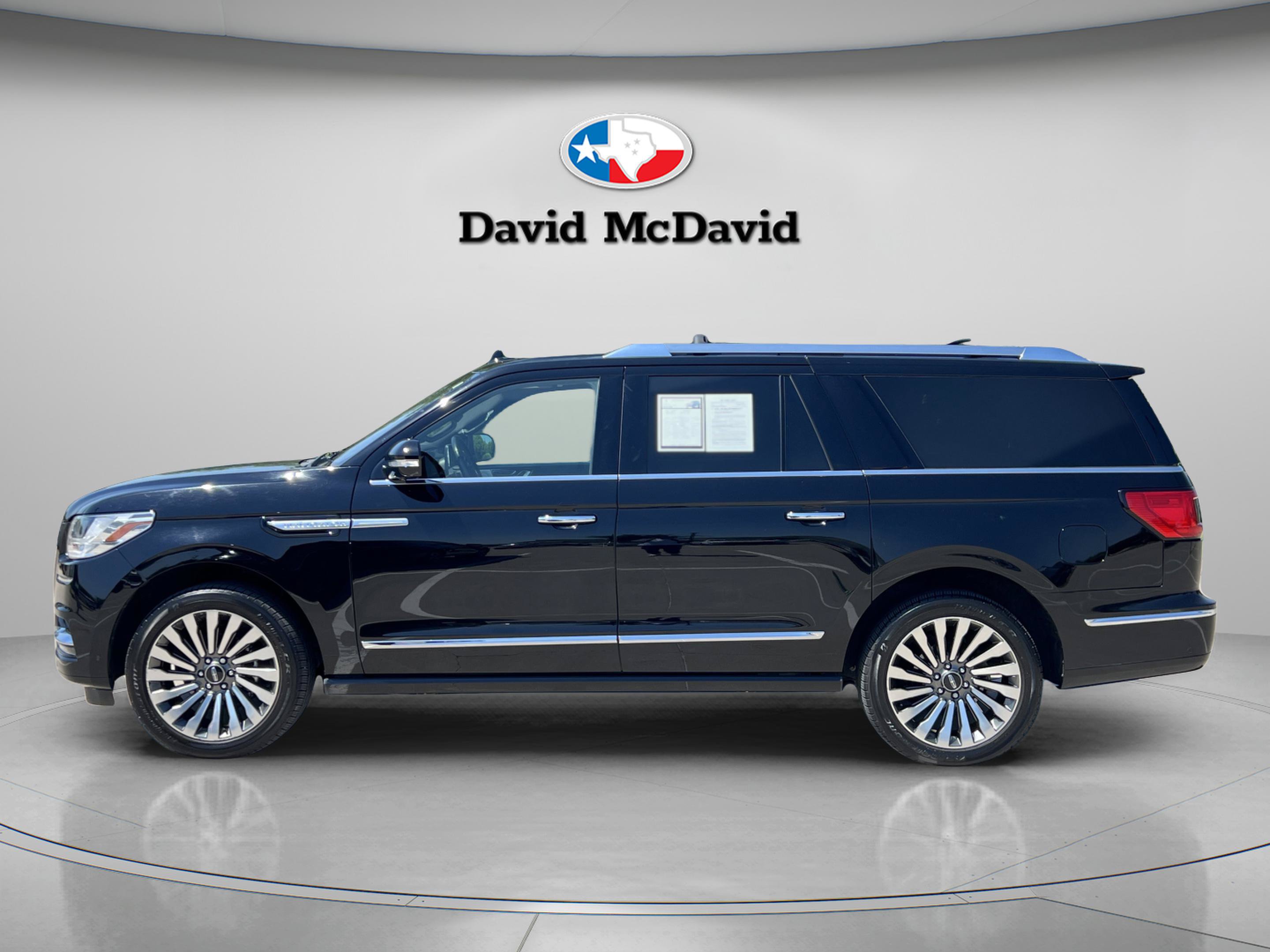 Used 2018 Lincoln Navigator L Reserve w/ Technology Package AWD/4WD image 2