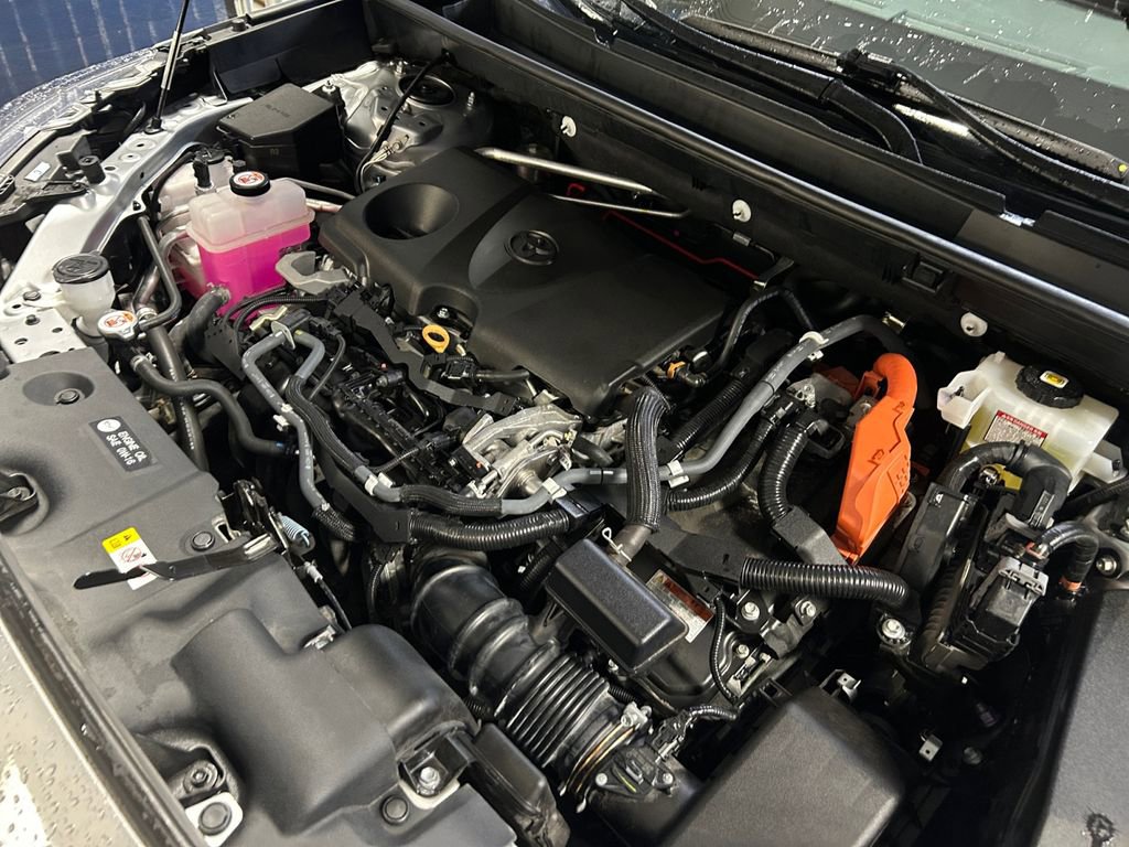 Used 2021 Toyota RAV4 XLE image 31