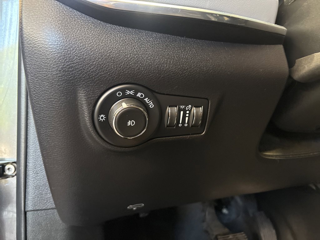 Certified 2023 Jeep Compass Limited AWD/4WD image 13