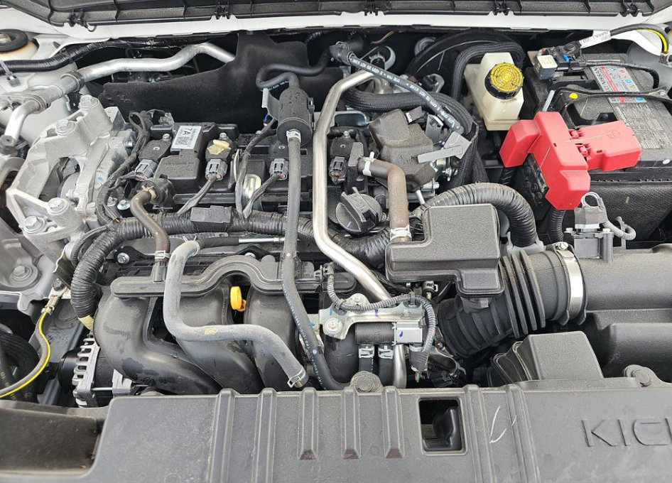 Used 2025 Nissan Kicks SV FWD image 20