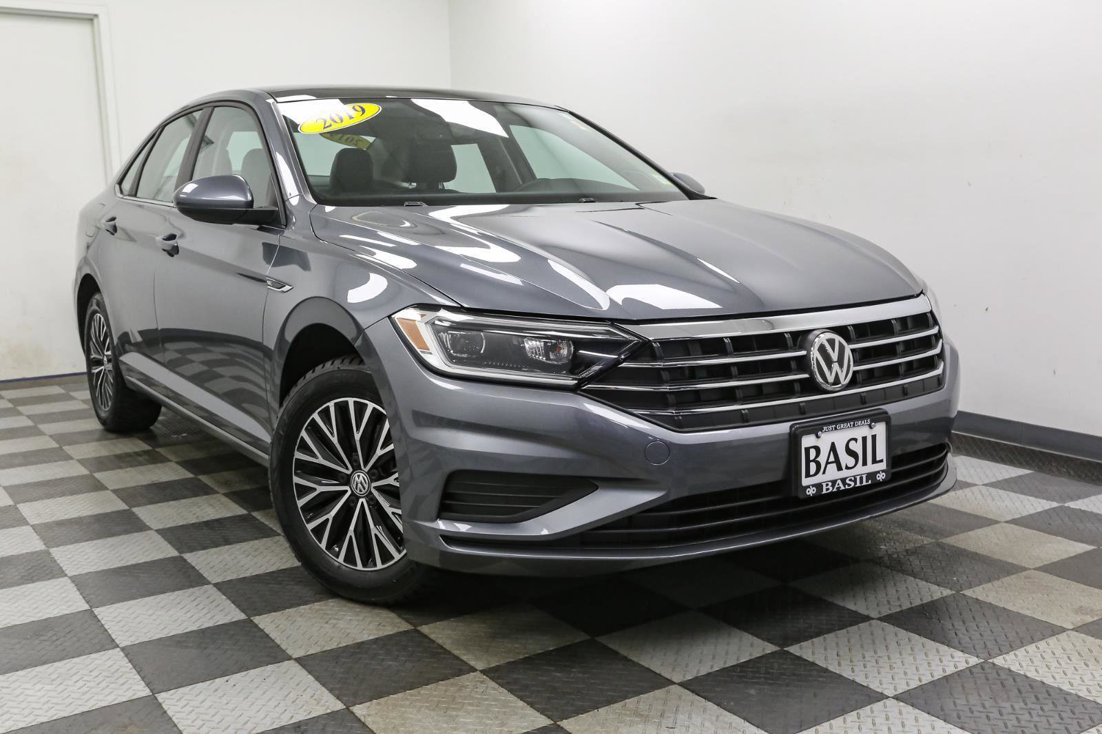 Used 2019 Volkswagen Jetta SEL w/ Cold Weather Package video 2