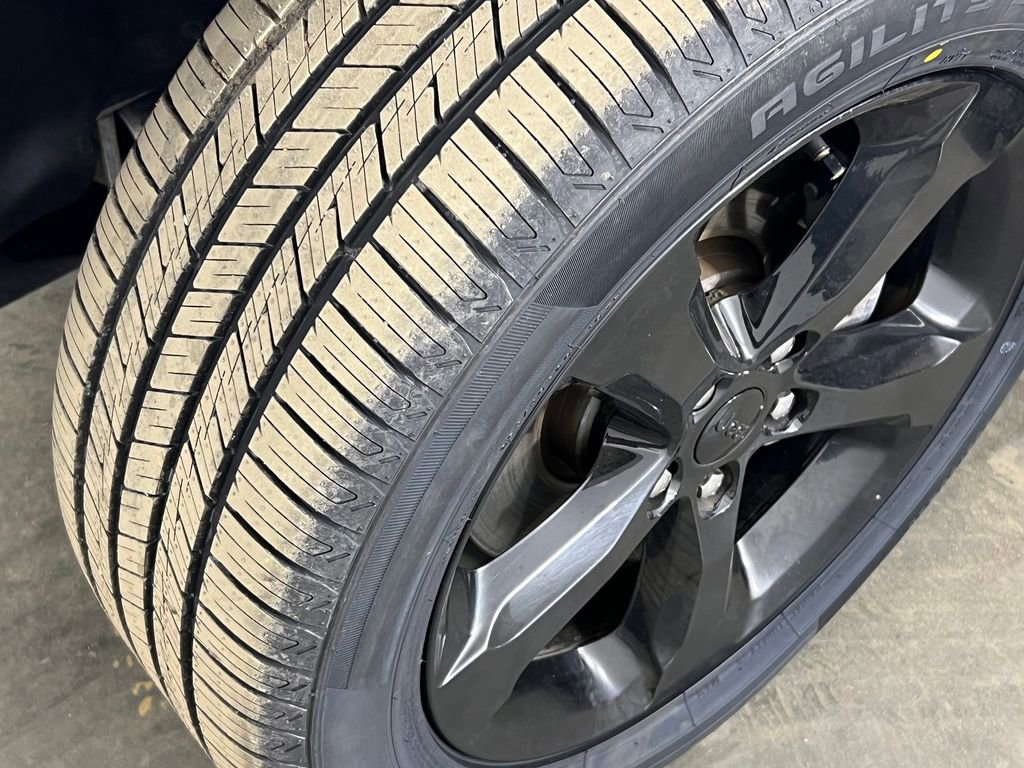 Used 2023 Jeep Grand Cherokee L Laredo image 43