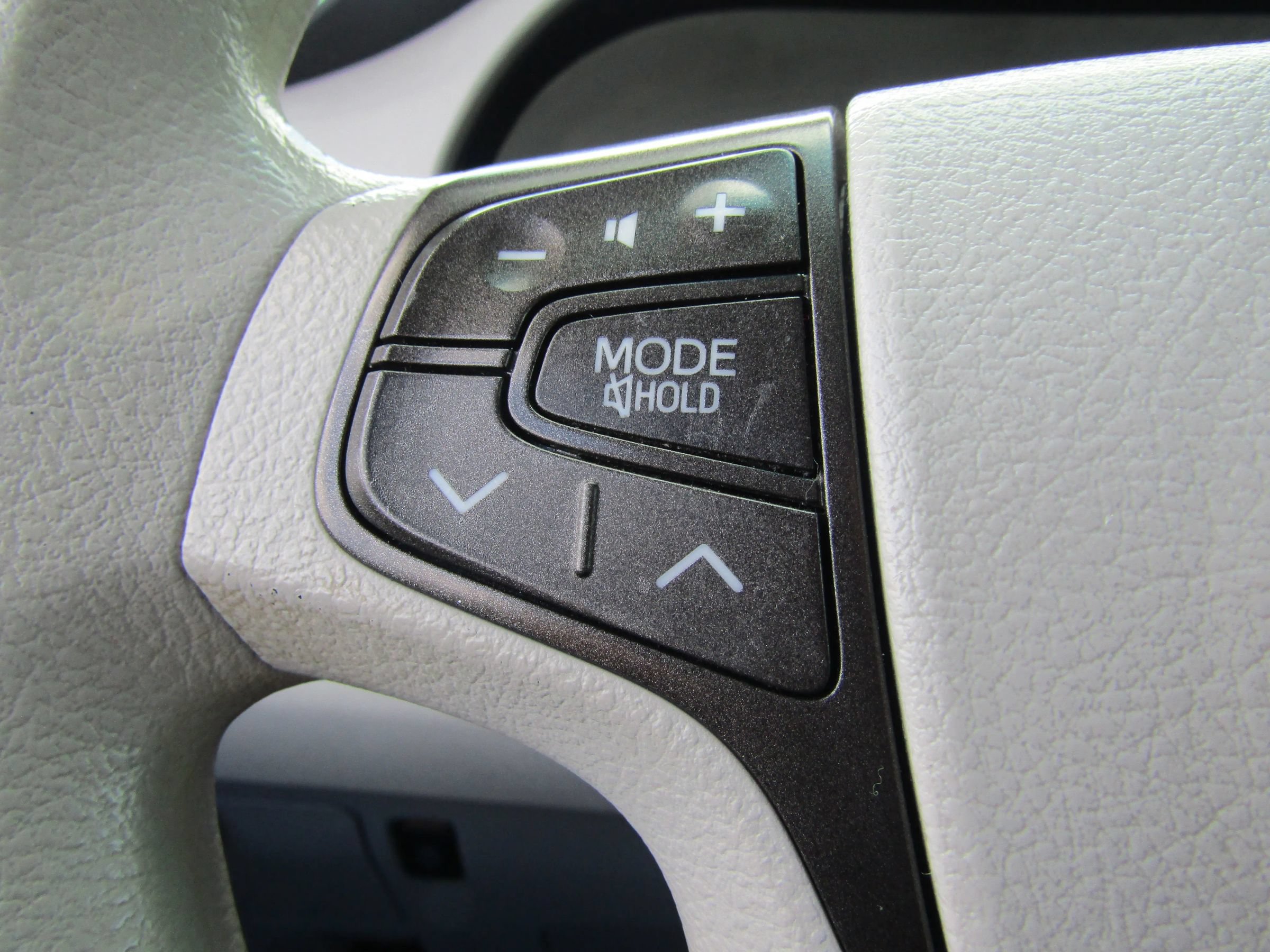 Used 2013 Toyota Sienna LE w/ Towing Pkg FWD image 32