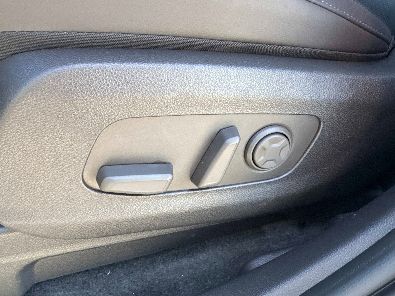 New 2026 Kia Carnival EX FWD image 17