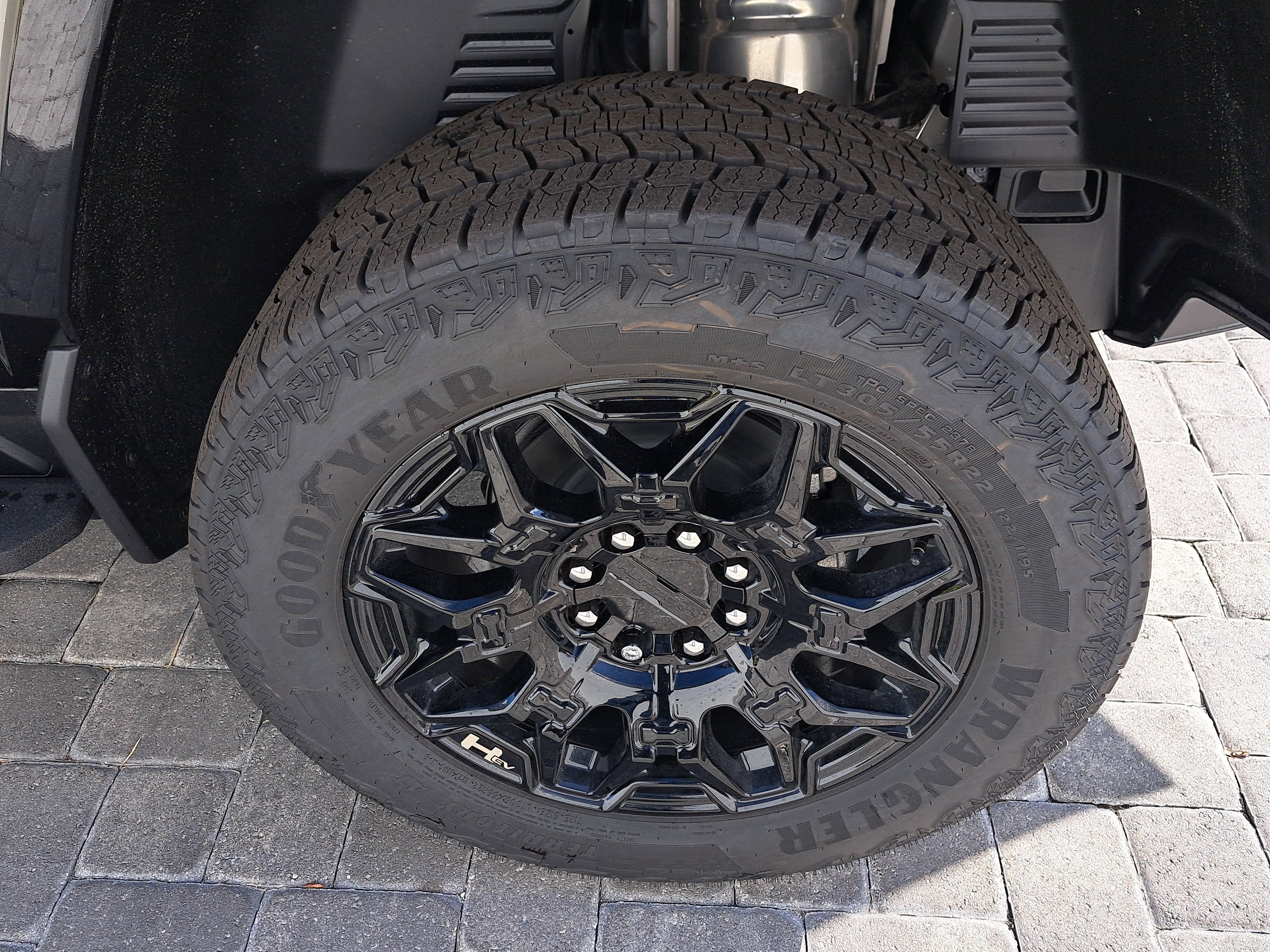 New 2026 GMC Hummer EV SUV image 9