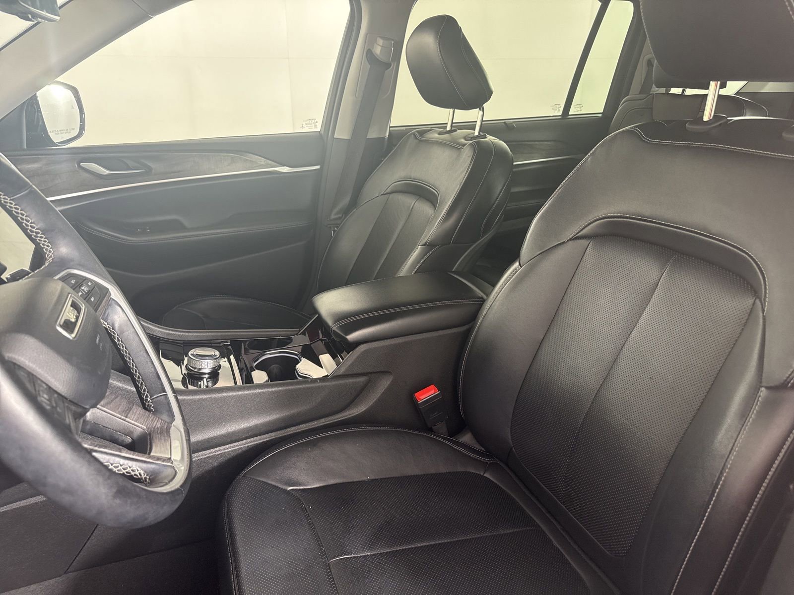 Used 2022 Jeep Grand Cherokee L Limited w/ Luxury Tech Group II image 8