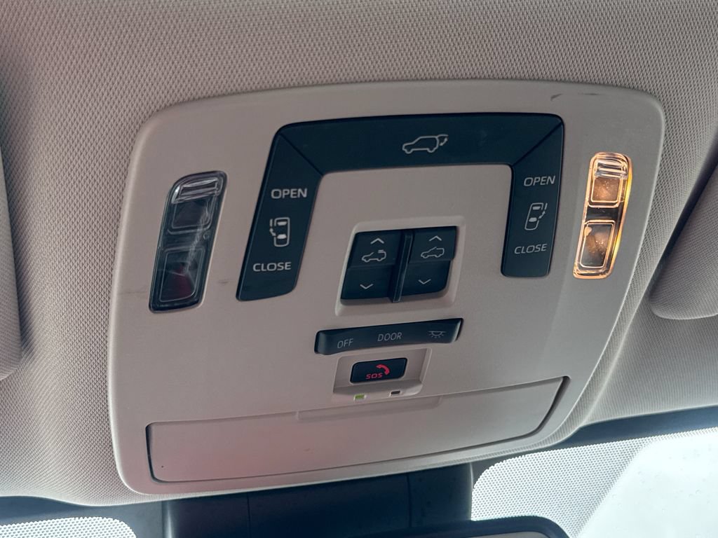 Used 2021 Toyota Sienna XLE w/ XLE Plus Package AWD/4WD image 33