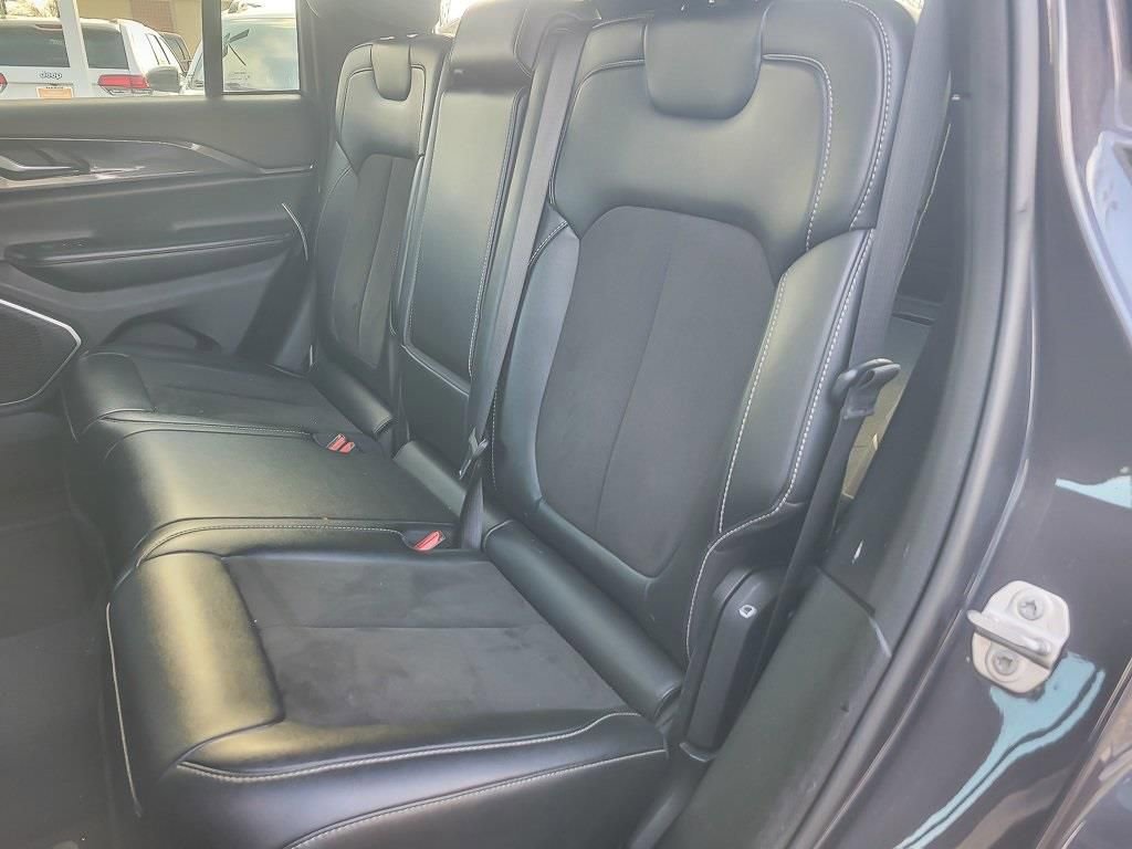 Certified 2022 Jeep Grand Cherokee Altitude image 11