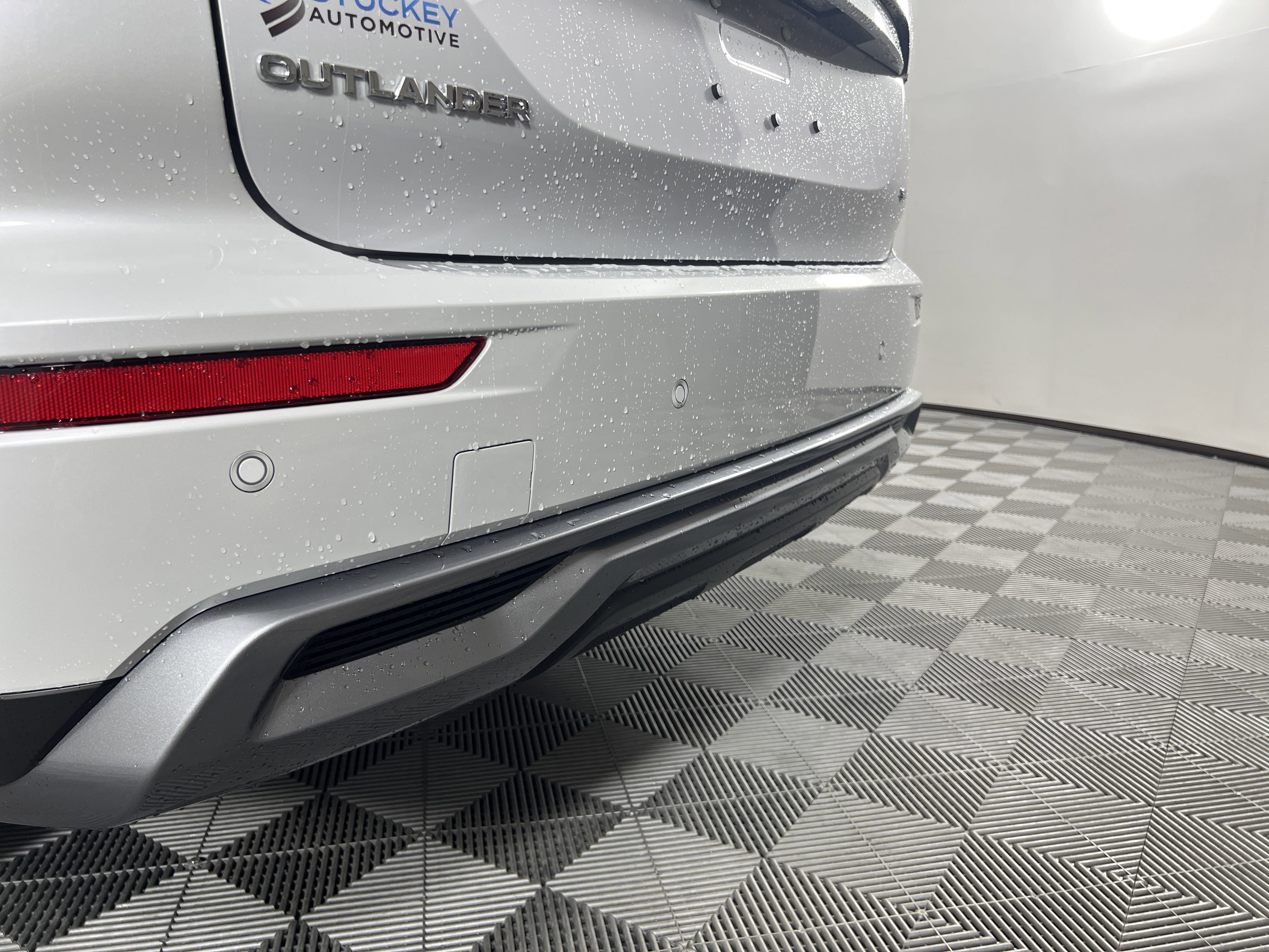 New 2025 Mitsubishi Outlander SE image 6
