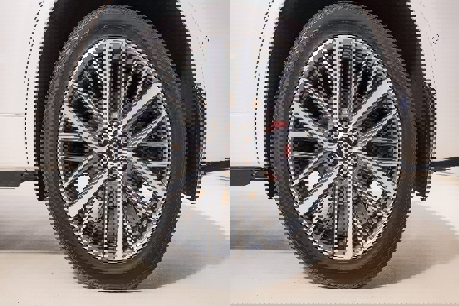 Used 2024 Cadillac XT6 Sport w/ Technology Package image 14