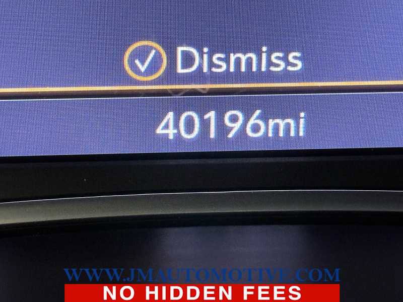 Used 2019 Chevrolet Equinox LT w/ Sun & Navigation Package image 22