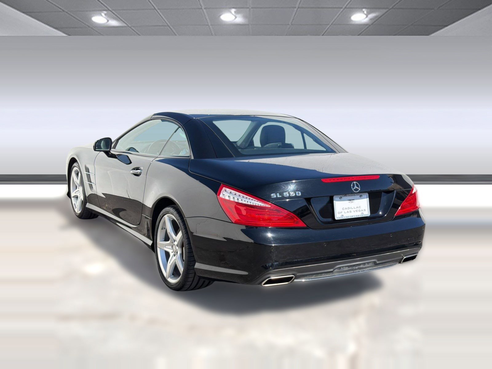 Used 2013 Mercedes-Benz SL 550 w/ Premium Pkg image 3
