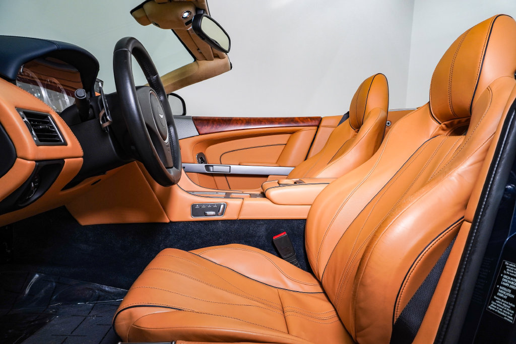 Used 2014 Aston Martin DB9 Volante RWD image 23