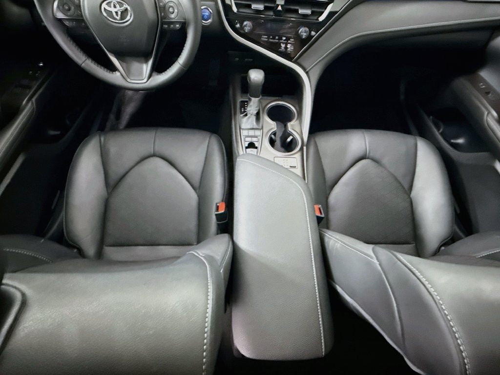 Used 2022 Toyota Camry XSE w/ Navigation Upgrade Package FWD image 16