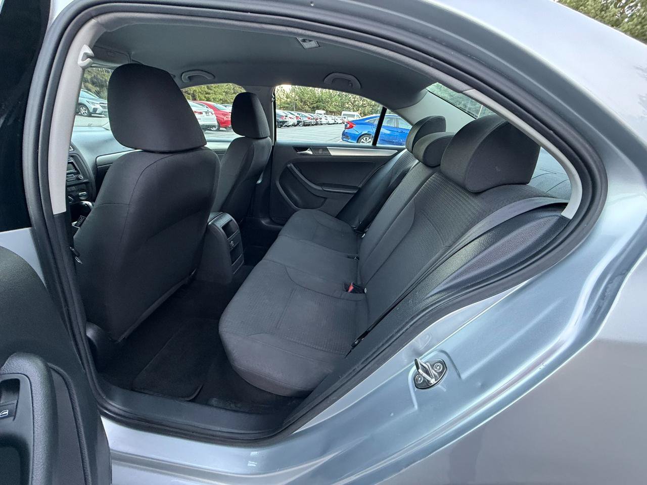Used 2015 Volkswagen Jetta SE FWD image 11