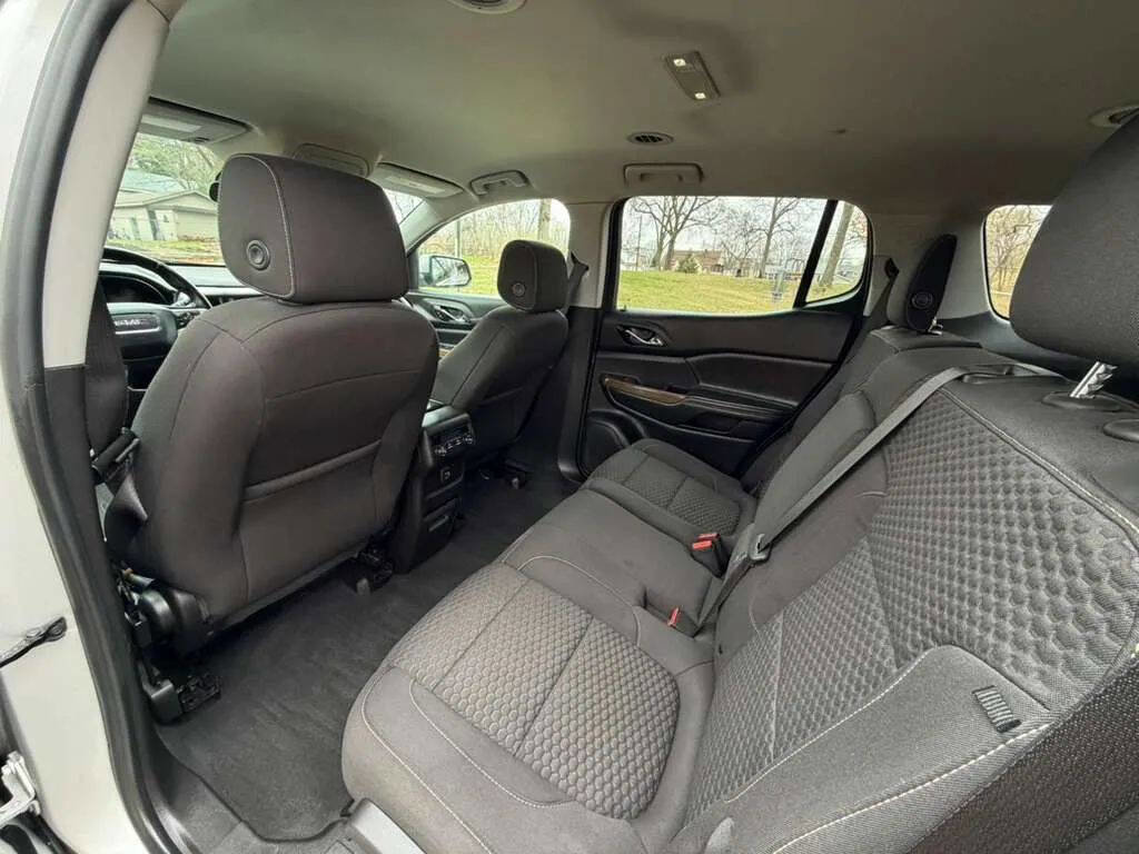 Used 2019 GMC Acadia SLE image 10