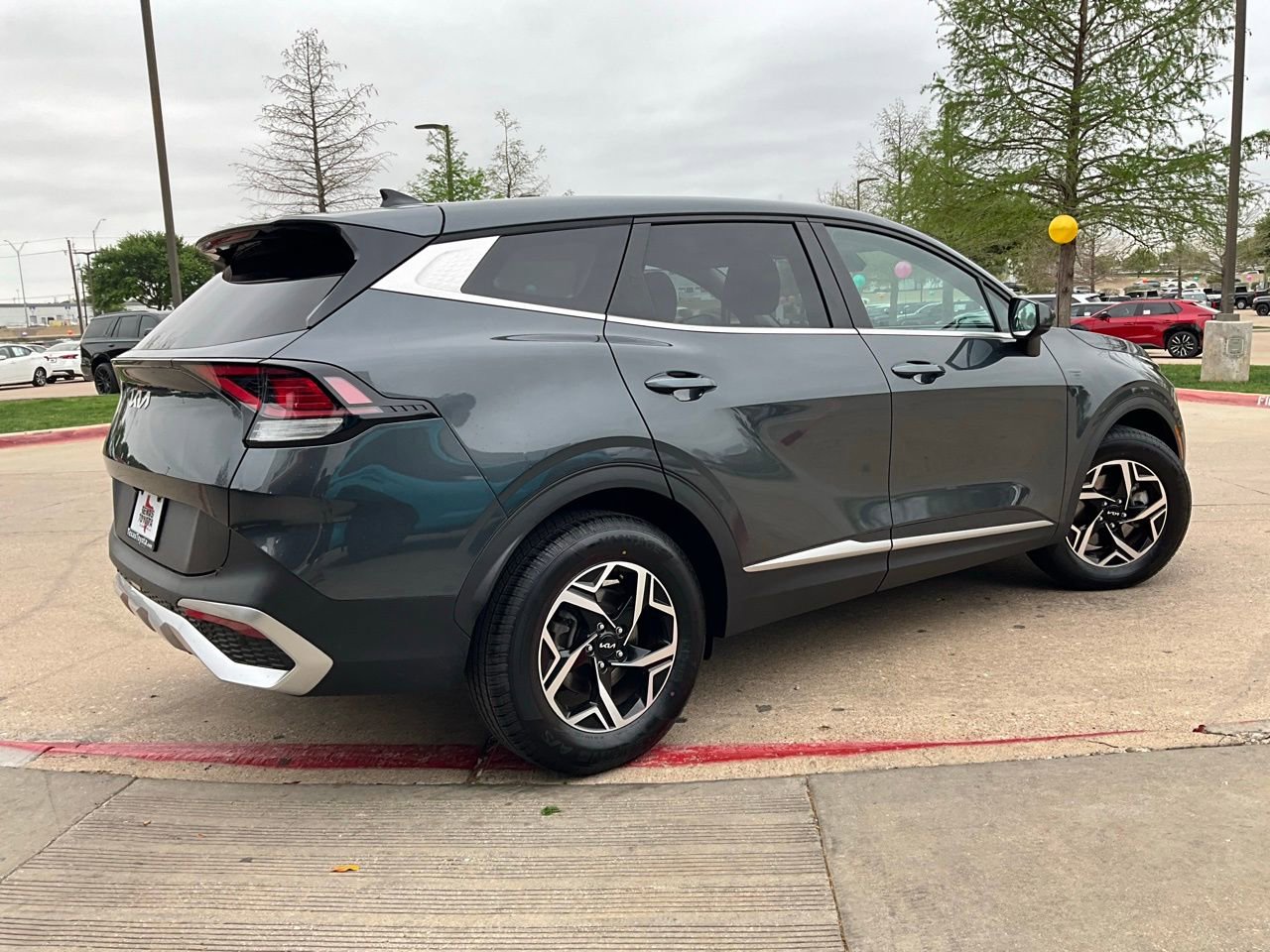 Used 2025 Kia Sportage LX FWD image 6