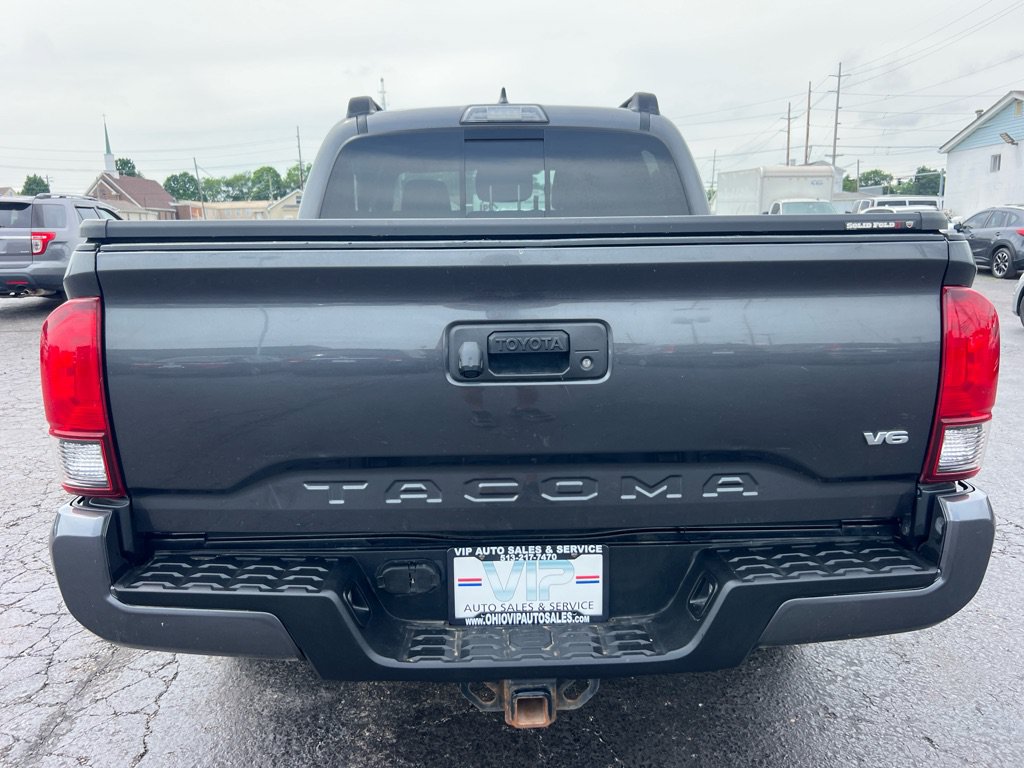 Used 2018 Toyota Tacoma TRD Sport AWD/4WD image 6