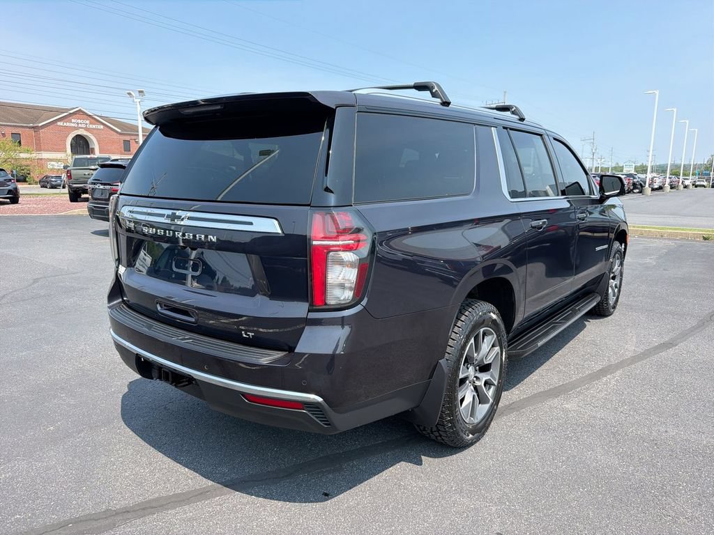 Used 2022 Chevrolet Suburban LT w/ Luxury Package AWD/4WD image 8