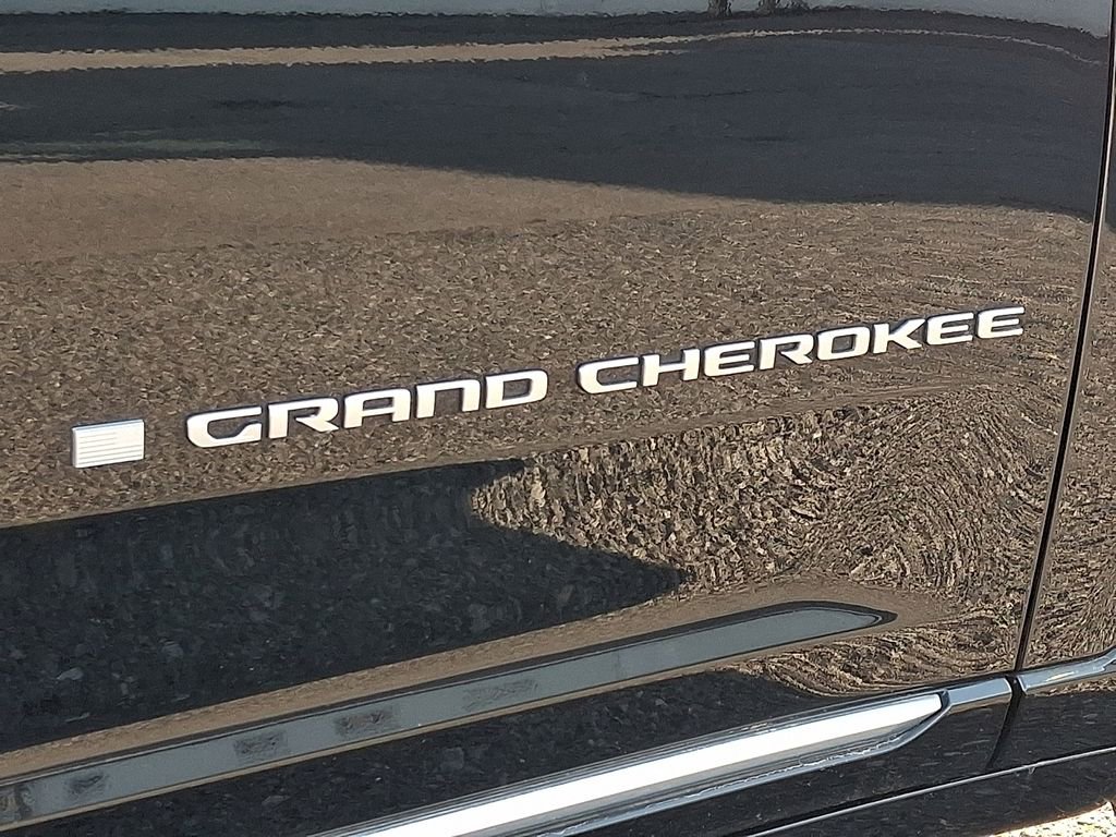 Used 2023 Jeep Grand Cherokee L Summit image 39