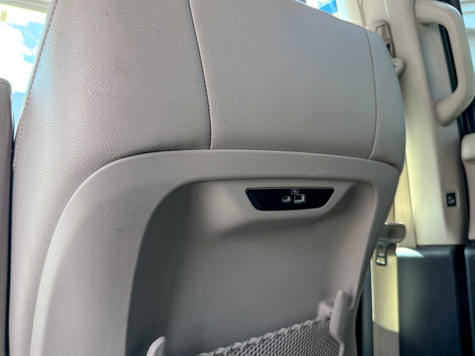 Used 2021 Chrysler Pacifica Touring-L image 36