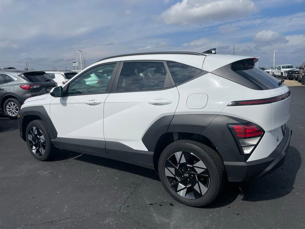Used 2025 Hyundai Kona SEL image 5
