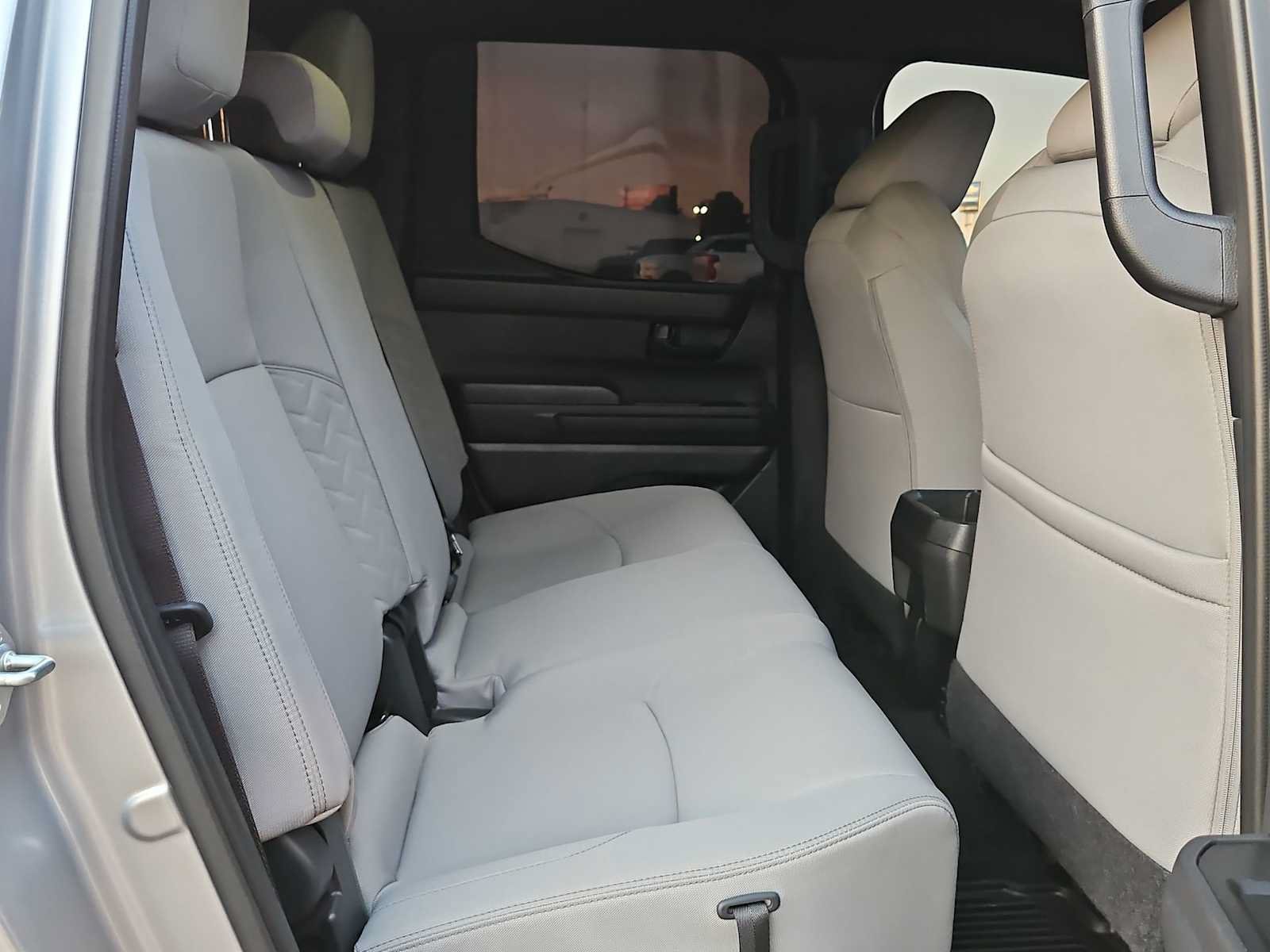Used 2025 Toyota Tacoma SR5 AWD/4WD image 17