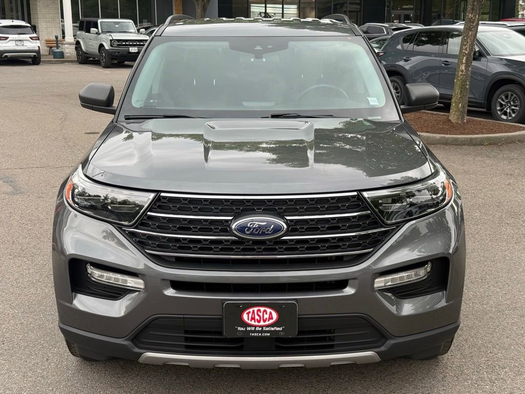 Used 2022 Ford Explorer XLT w/ Equipment Group 202A AWD/4WD image 2