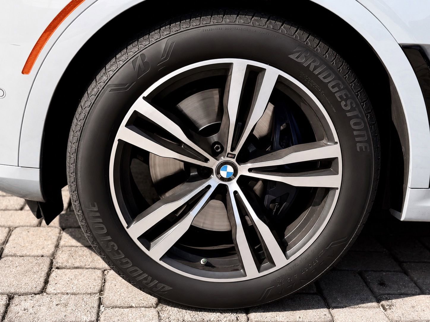 Used 2024 BMW X7 xDrive40i w/ Executive Package AWD/4WD image 13