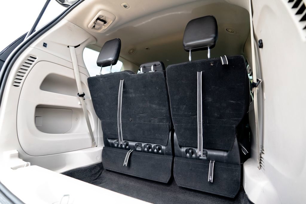 Used 2024 Chrysler Pacifica Touring-L image 41