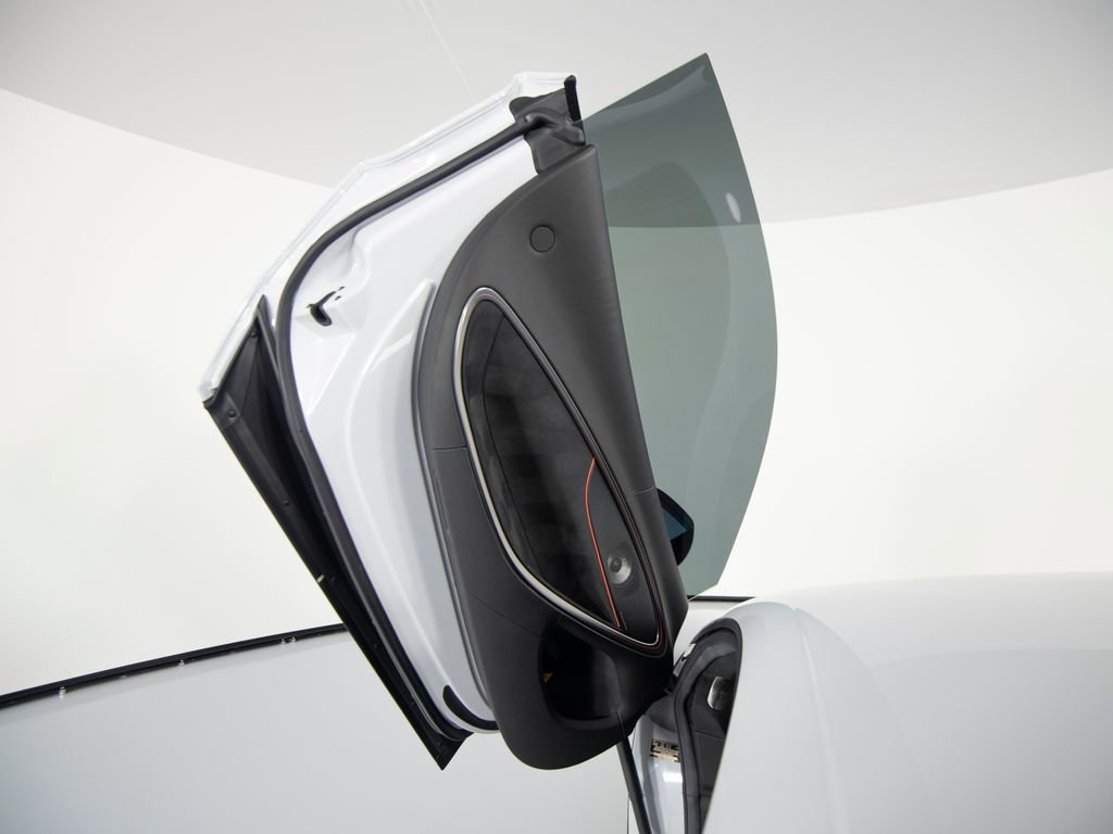 Used 2023 McLaren Artura image 10