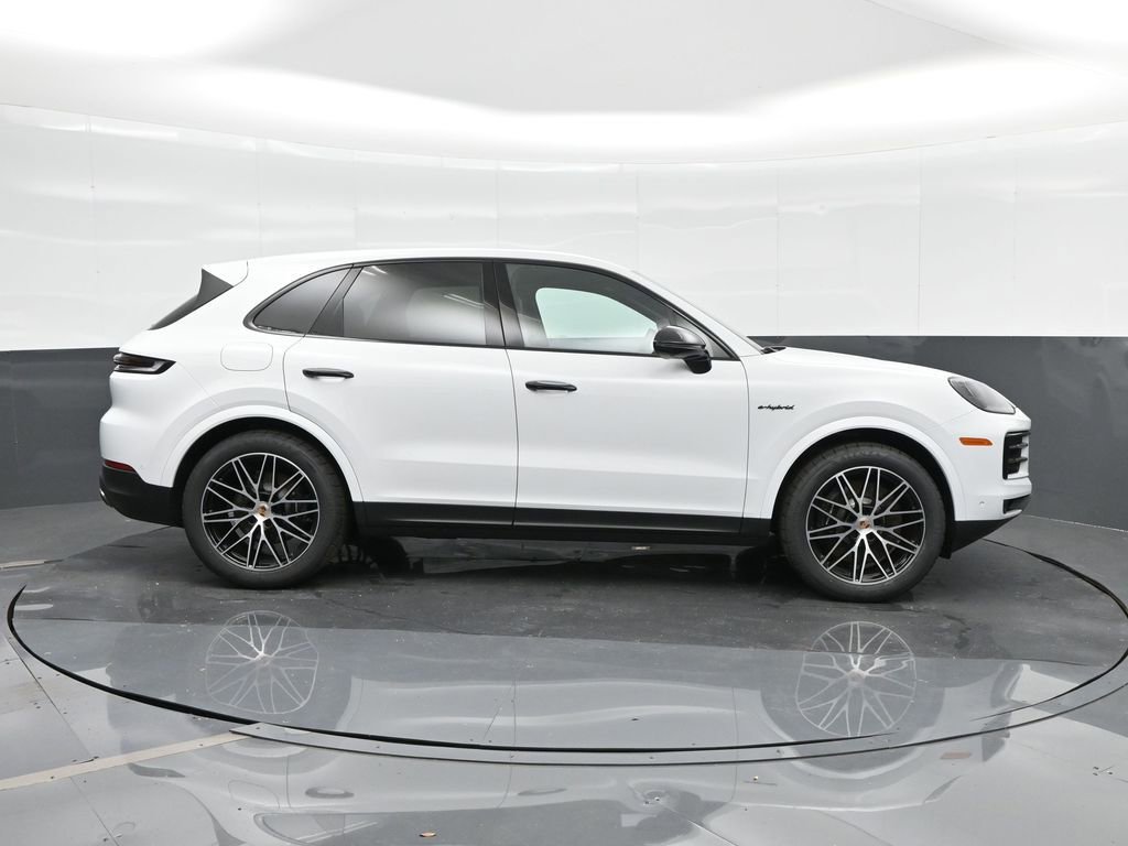 Used 2025 Porsche Cayenne E-Hybrid image 10