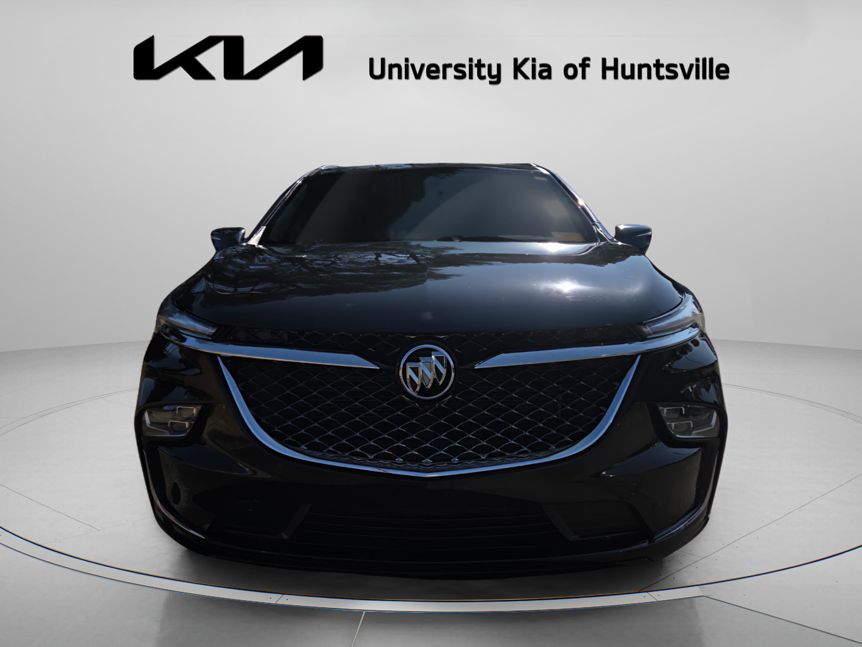 Used 2022 Buick Enclave Avenir w/ Avenir Technology Package image 2