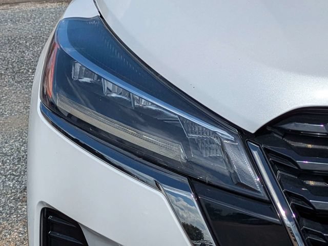 Used 2021 Nissan Kicks SR w/ SR Premium Package FWD image 9