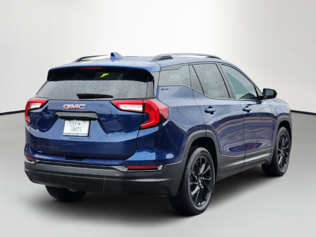 Used 2023 GMC Terrain SLE w/ Driver Convenience Package FWD image 7