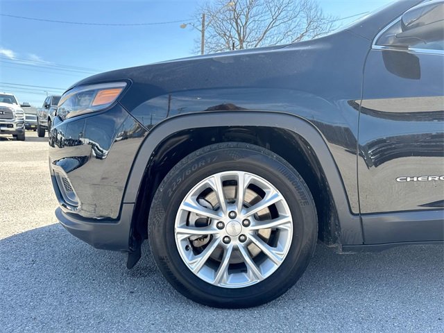 Used 2019 Jeep Cherokee Latitude w/ Popular Appearance Group image 23