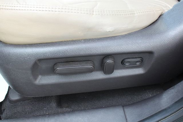 Used 2012 Hyundai Santa Fe Limited FWD image 13