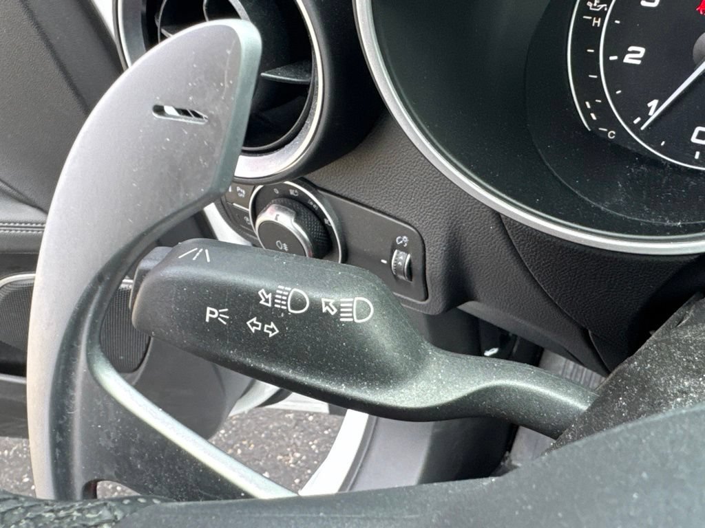 Used 2023 Alfa Romeo Stelvio Veloce AWD/4WD image 38