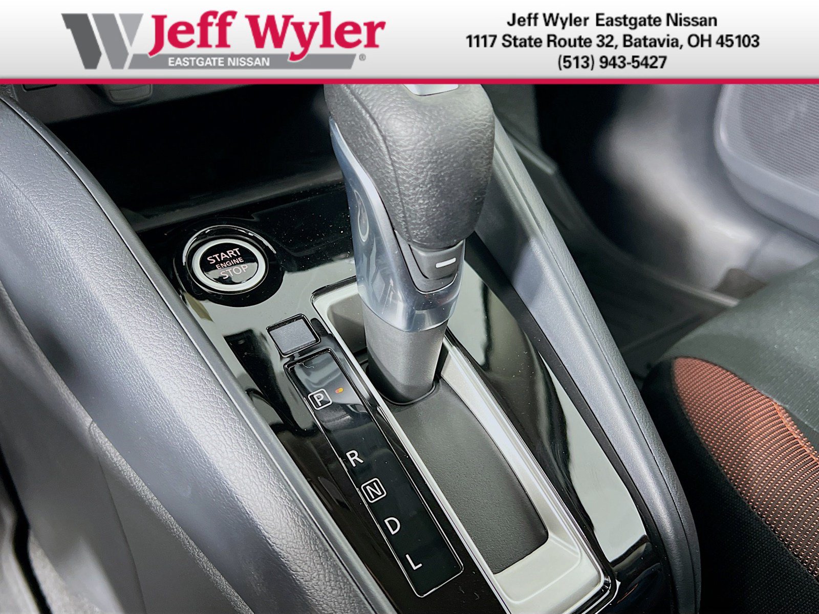 New 2025 Nissan Versa SR w/ Trunk Package FWD image 11