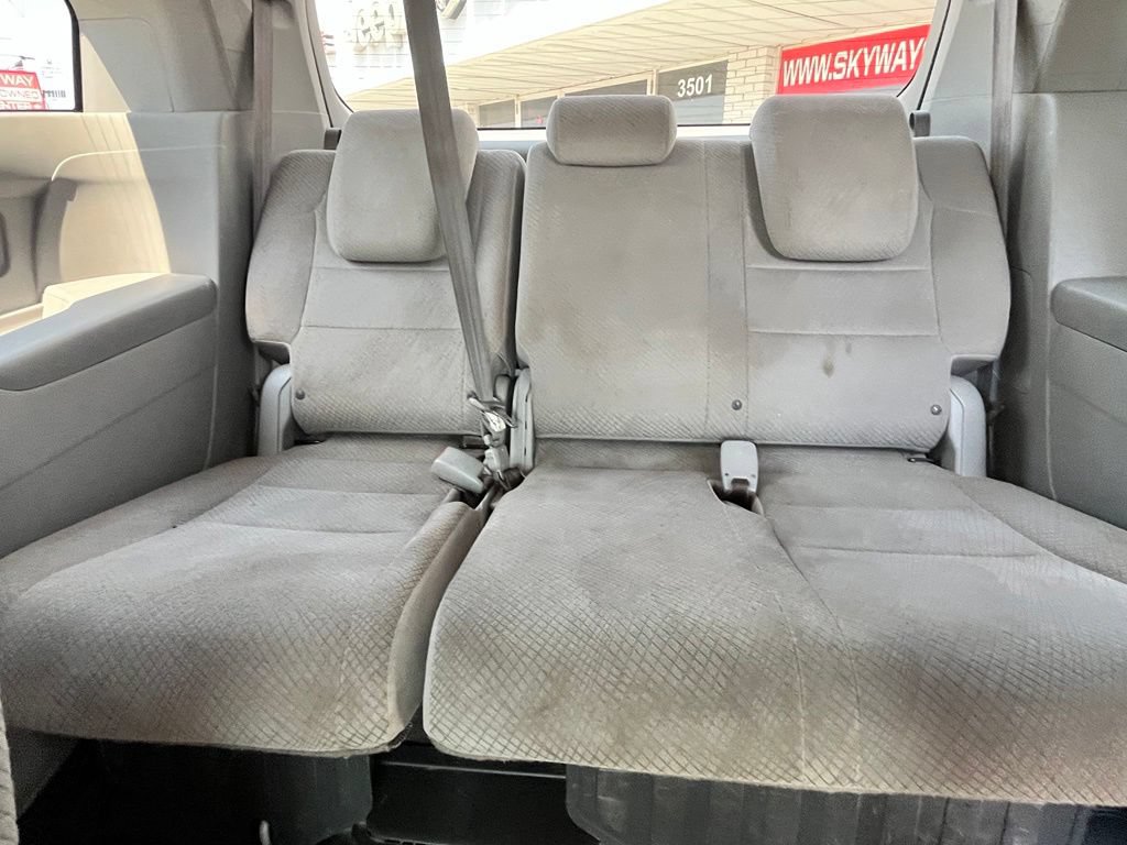 Used 2015 Honda Odyssey LX image 8