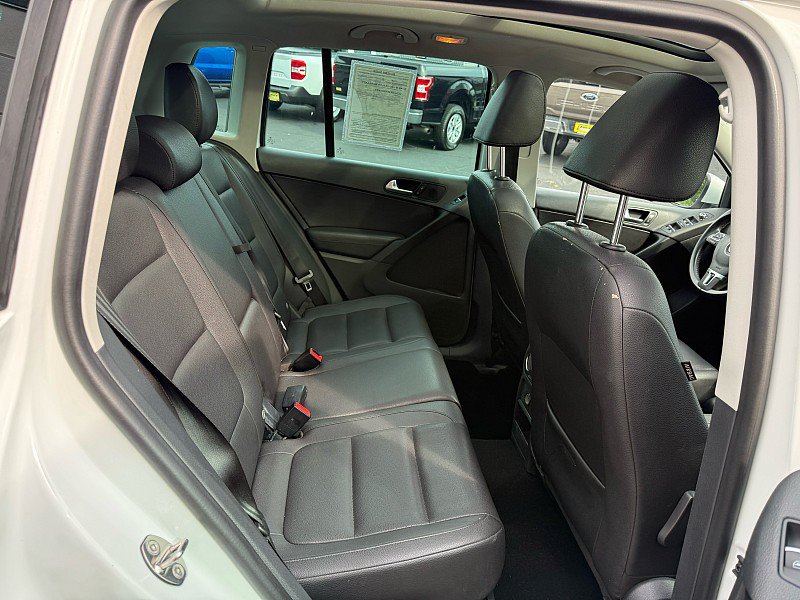 Used 2015 Volkswagen Tiguan SE FWD image 18