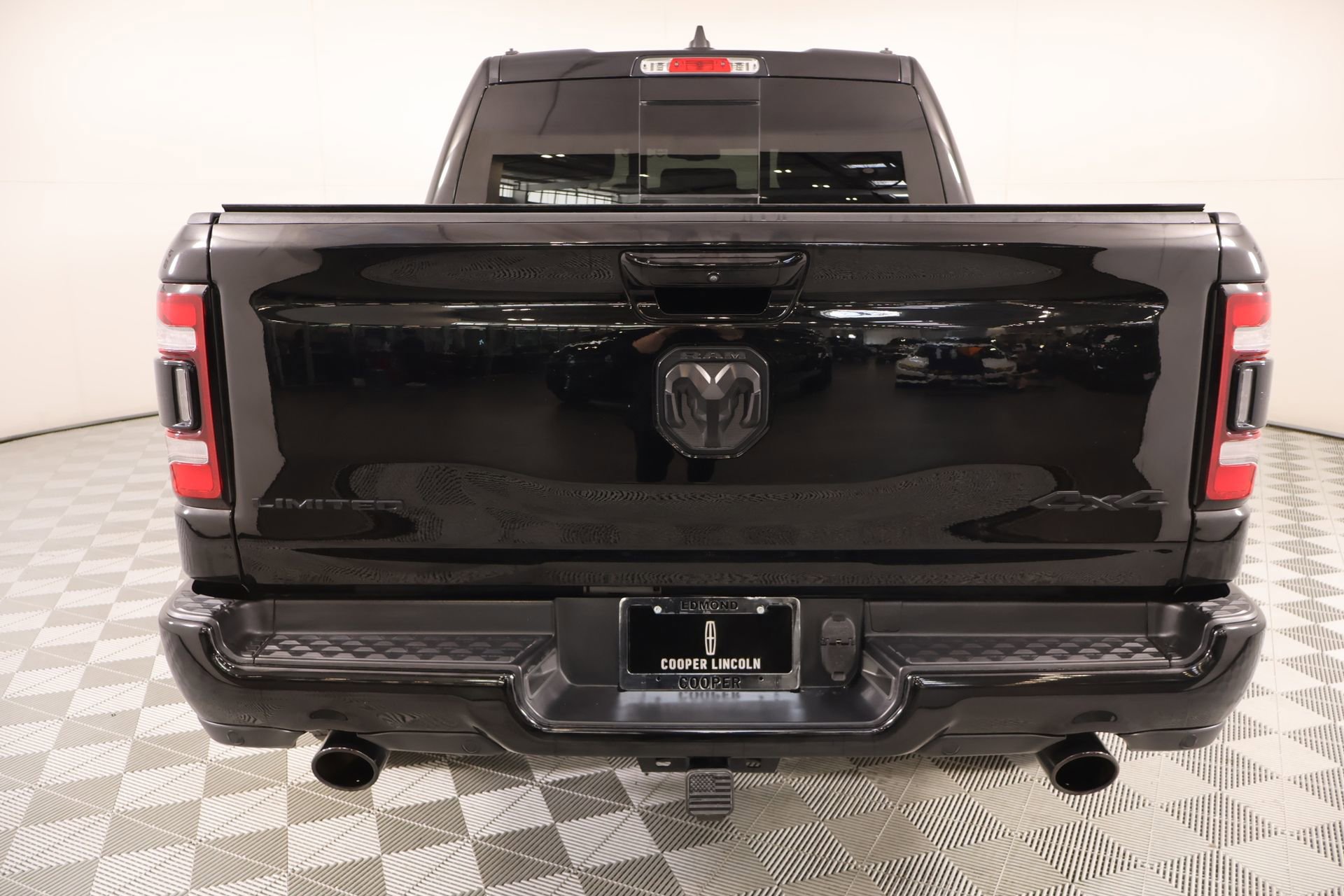 Used 2020 RAM 1500 Limited w/ Black Appearance Package image 24