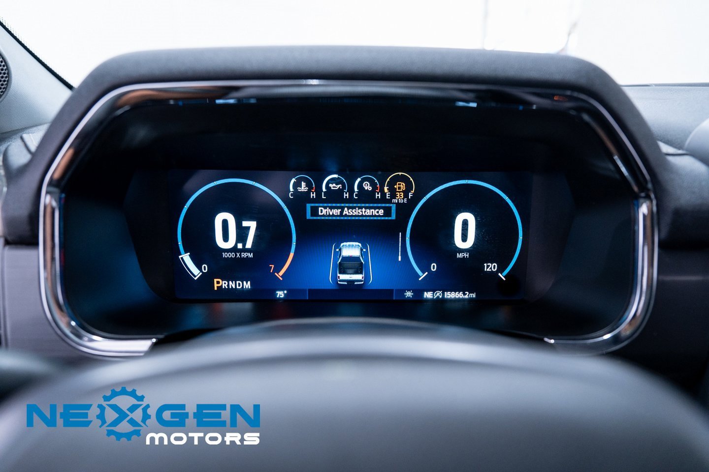 Used 2023 Ford F150 Lariat w/ Trailer Tow Package image 8