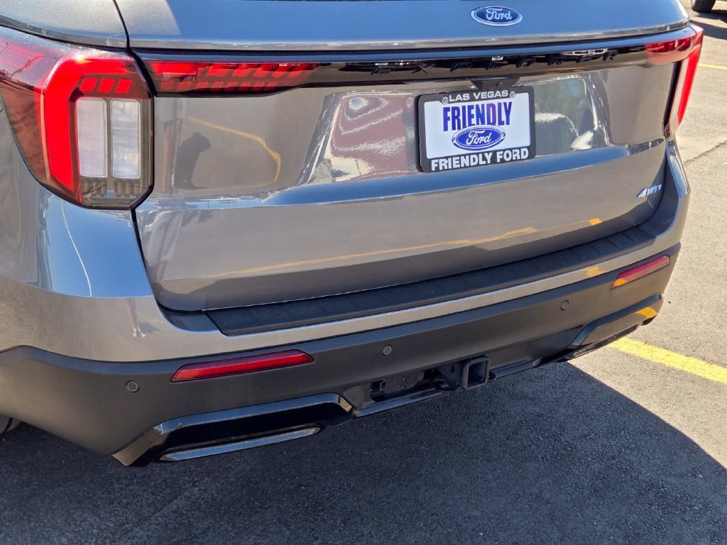 New 2026 Ford Explorer ST-Line w/ ST-Line Street Pack AWD/4WD image 5