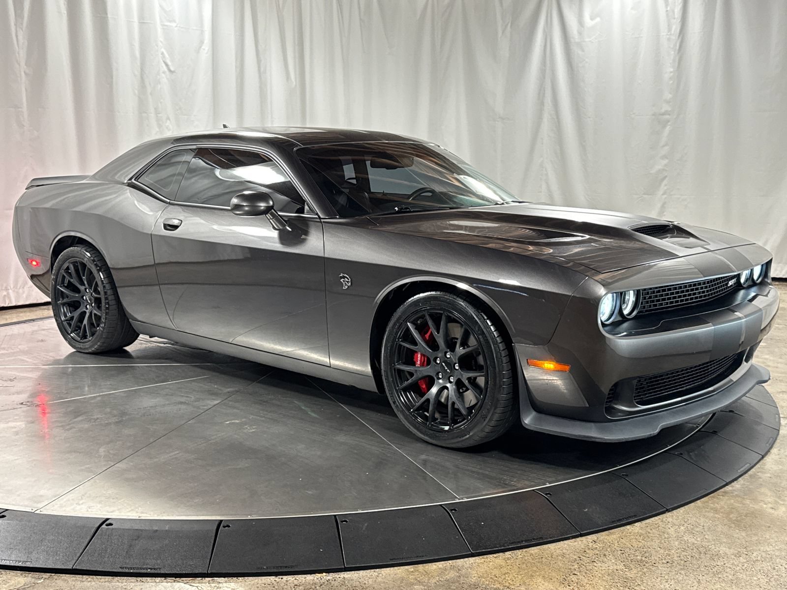 Used 2015 Dodge Challenger SRT Hellcat RWD image 7