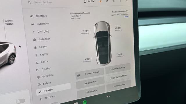 Used 2021 Tesla Model Y Long Range image 27