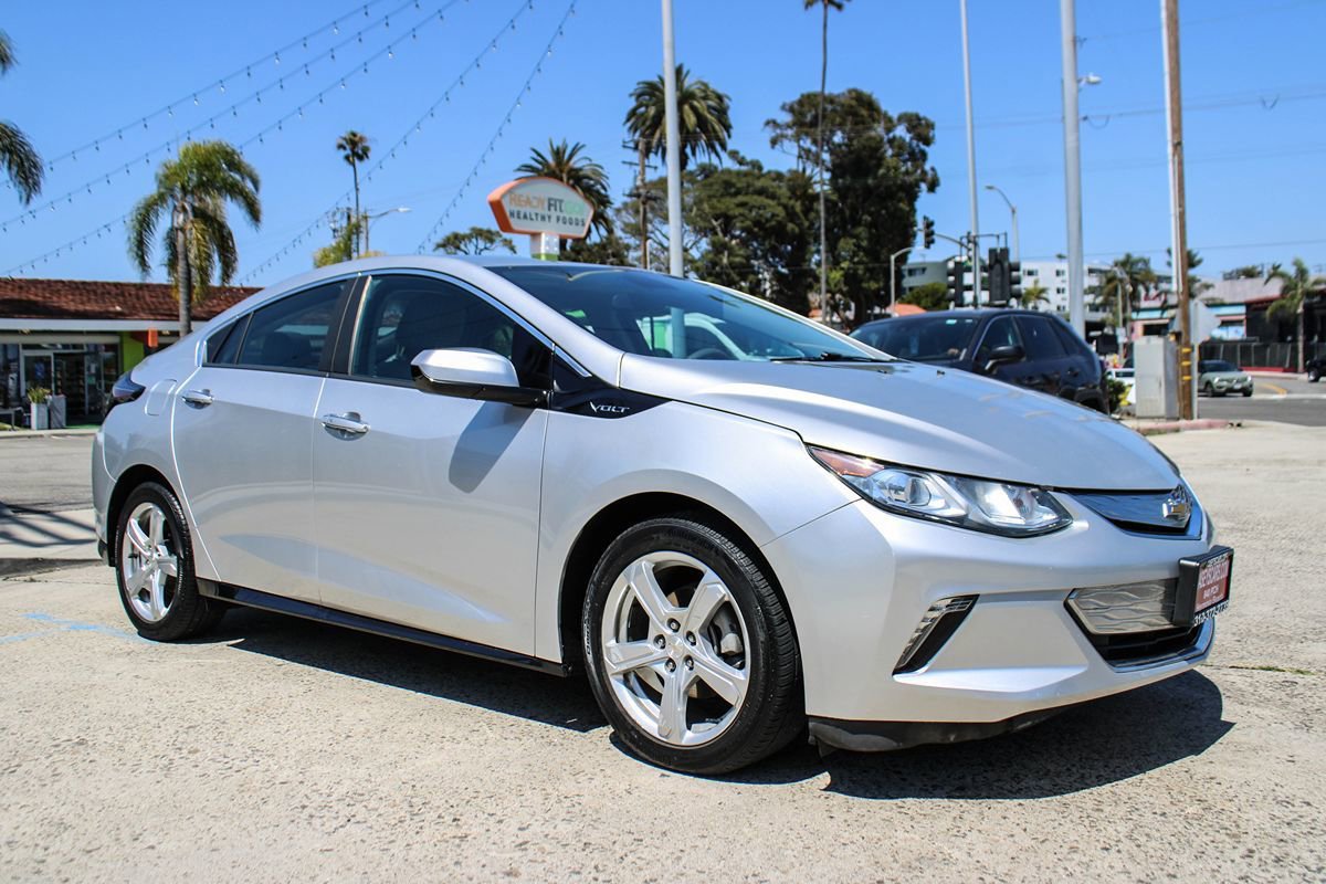 Used 2016 Chevrolet Volt LT w/ Comfort Package FWD image 8