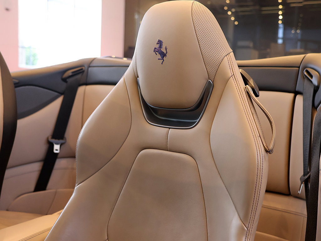 Certified 2019 Ferrari Portofino RWD image 68