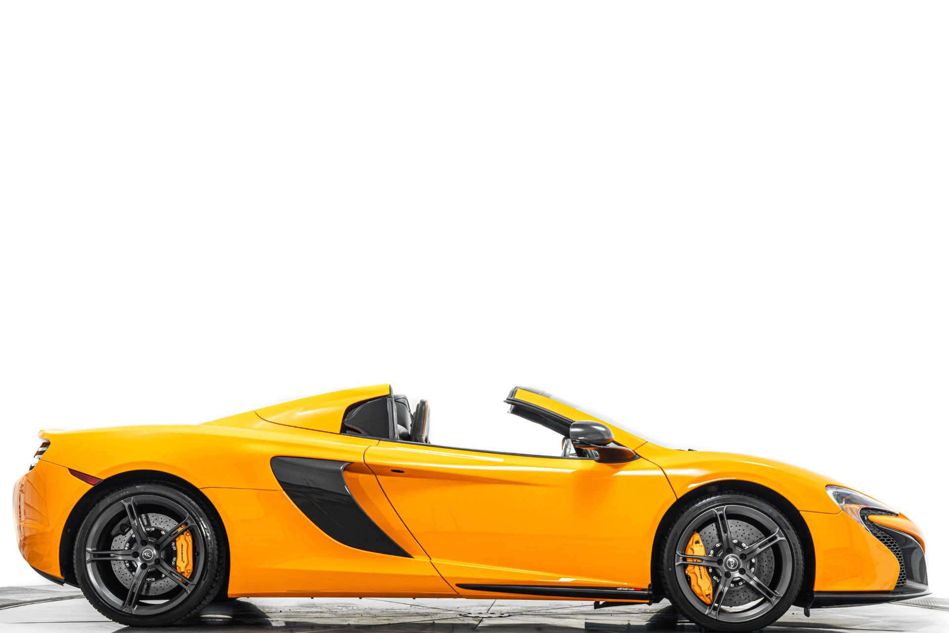 Used 2015 McLaren 650S Spider RWD image 2