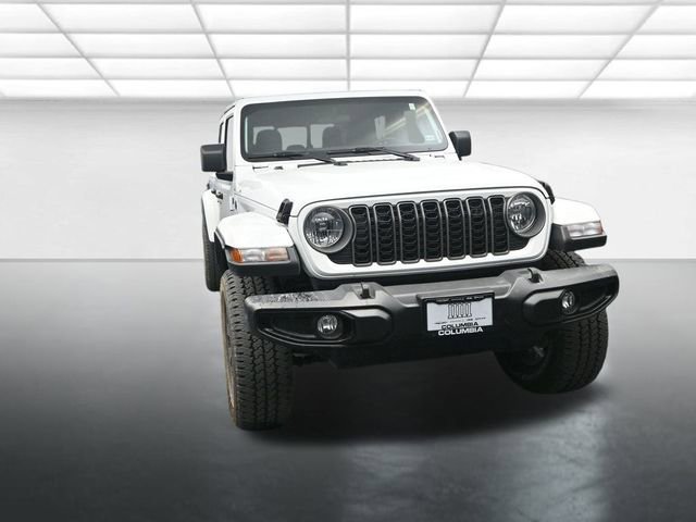 Used 2025 Jeep Gladiator Sport image 3